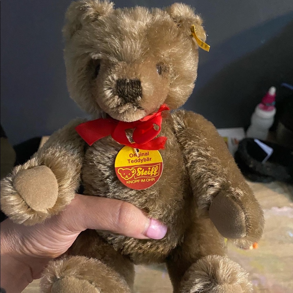 Mint condition 1980s Steiff Bear.